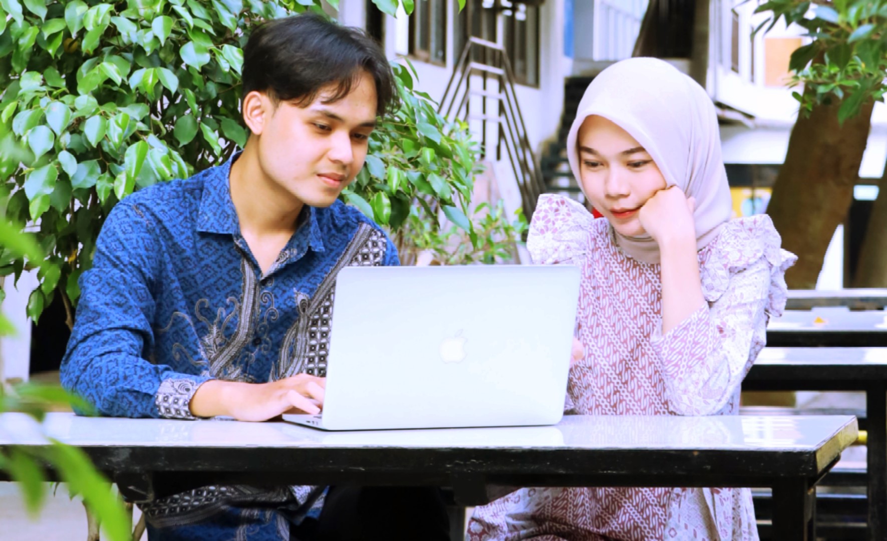 Fondasi Integrasi Ilmu Manajemen Modern dan Hukum Muamalah: Manajemen Bisnis Syariah