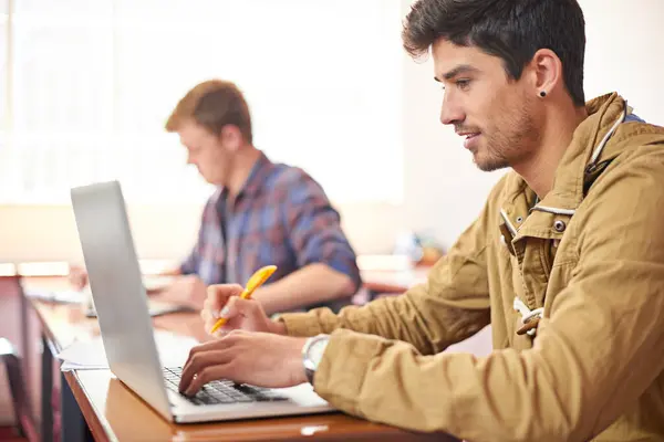 Materi Ujian SIMAK UI: Pentingnya Konsistensi dalam Belajar
