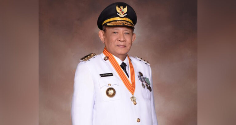 Gubernur Gusnar Ismail: Dekat dengan Rakyat, Tegas dalam Kebijakan