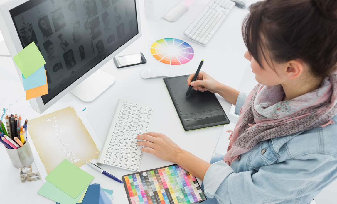 Belajar Online Desain Grafis: Apakah Harus Punya Laptop Mahal?