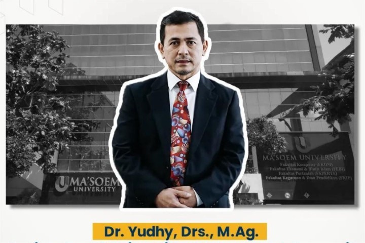 Berikut profil dosen berprestasi Al Masoem Dr Yudhy dengan latar belakang pakar Hukum Islam dan pengalaman manajerial strategis