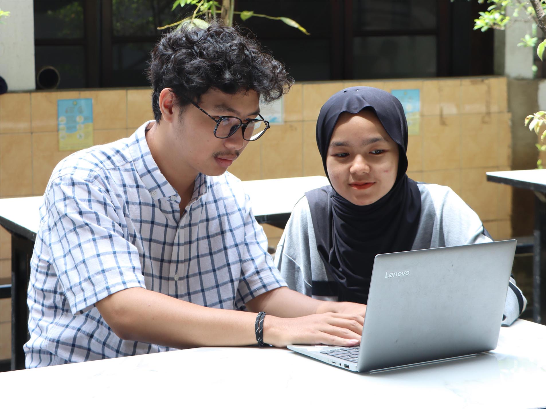 Biaya kuliah sistem informasi s1 hanya 5,5 juta per semester sebagai rekomendasi kuliah terbaik