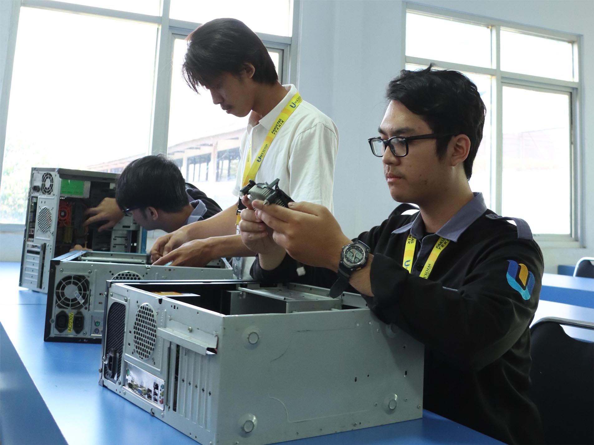 Apa Saja Kriteria Mencari Kampus Dengan Jurusan Teknik Industri Terbaik dan Bagaimana Cara Mendapatkan Beasiswa?